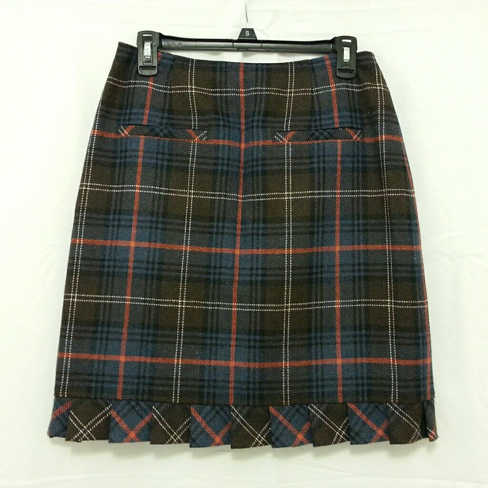 CAbi | Wool blend Tartan skirt w/ flutter hem sz 6